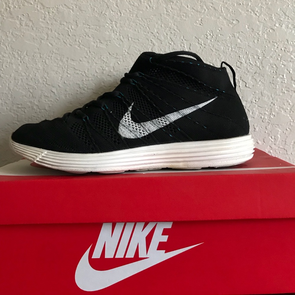 Nike Flyknit Chukka